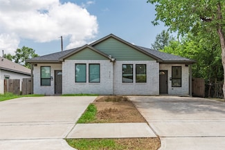 5121 Southwind St Unit B, Houston, TX 77033
