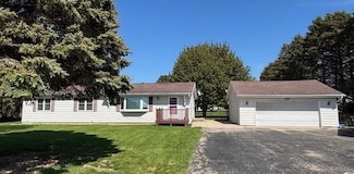 N5976 Forest Ridge Rd, Green Lake, WI 54941