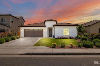 8515 Jean Anne St, Bakersfield, CA 93314