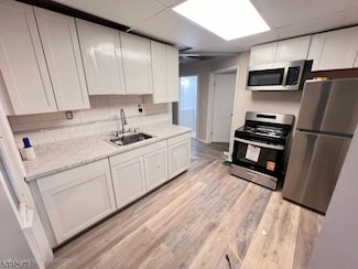 41 Charles St, Totowa, NJ 07512