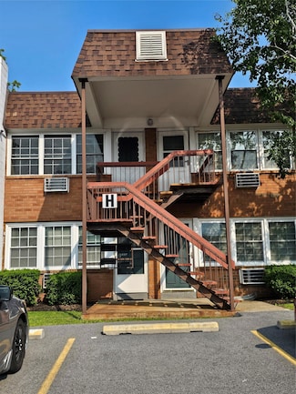 274 Hooker Ave Unit H3, Poughkeepsie, NY 12603