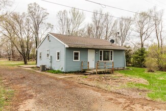1615 E Dunkerton Rd, Cedar Falls, IA 50613