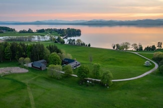194 Adirondack Dr, Shelburne, VT 05482