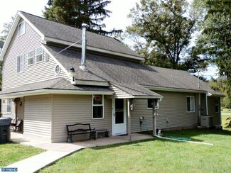 383 Mohrsville Rd, Shoemakersville, PA 19555