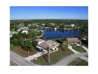 2511 SE Welsh St, Port Saint Lucie, FL 34984