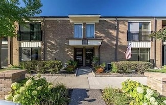18220 University Park Dr Unit 18220, Livonia, MI 48152