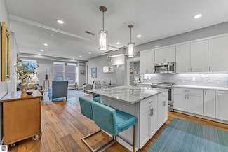 215 Washington St Unit 3F, Traverse City, MI 49684