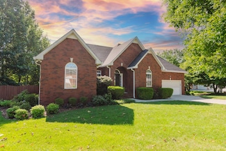 8020 Burntwood Dr, La Vergne, TN 37086