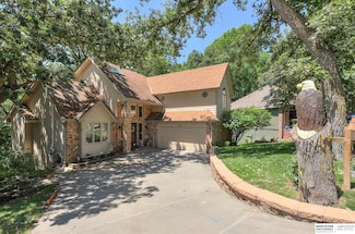 420 Waldruh Dr, Bellevue, NE 68005