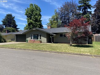 248 Hayes Ave, Cottage Grove, OR 97424