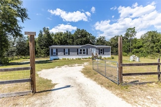 114 Country Living Ln, Melrose, FL 32666