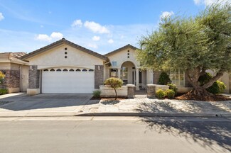 905 E Green Acres Dr, Fresno, CA 93720