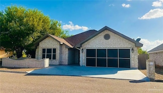 1525 River Bend Dr, Mission, TX 78572