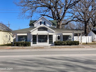 1204 Grand Ave, Carthage, MO 64836