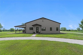 16140 214 St, Tonganoxie, KS 66086