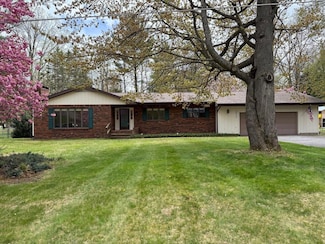 6035 W Trails End Rd, Ludington, MI 49431