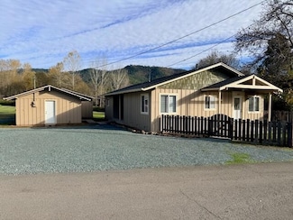 2571 E Evans Creek Rd, Rogue River, OR 97537