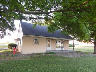 756 W Hancock St, Uniondale, IN 46791