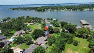 118 Guadalupe Dr, Mabank, TX 75156