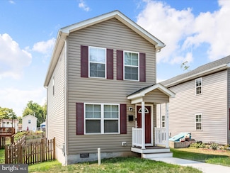 418 S Charles St, Charles Town, WV 25414