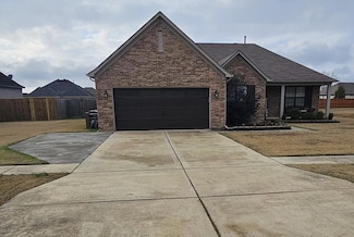 909 Bayou Vista Dr, Marion, AR 72364