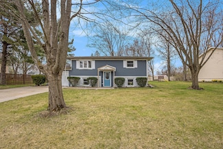 614 Coventry Cir, Valparaiso, IN 46383