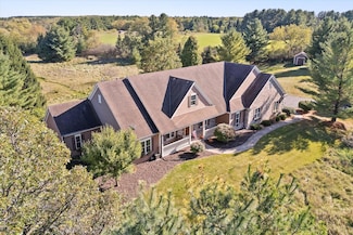 1123 Riley Rd, Hartford, WI 53027