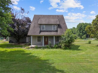 646 Woodside Oldframe Rd, Smithfield, PA 15478