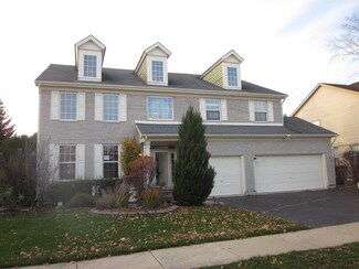 2310 Sarazen Dr, Vernon Hills, IL 60061