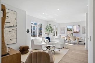 425 1st St Unit 21, Los Altos, CA 94022
