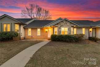 1002 Kenilworth Ct NW Unit P2, Concord, NC 28027