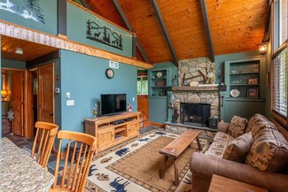 2 Snowflake Ln, Winhall, VT 05340