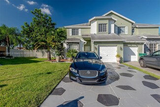 1040 SW 110th Ln, Davie, FL 33324