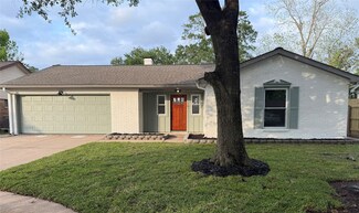 15607 La Casa Ln, Houston, TX 77062