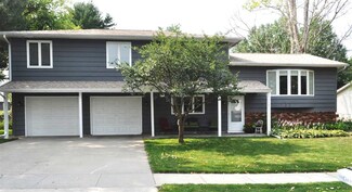 1905 Caras Rd, Waterloo, IA 50701