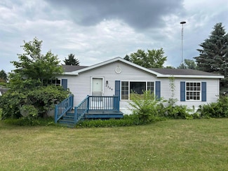 2266 Bart St, Croswell, MI 48422