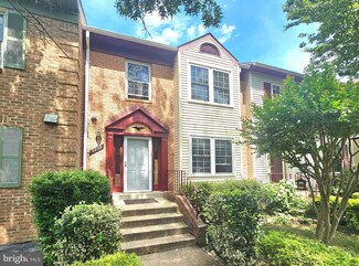 5939 Heatherwood Ct, Alexandria, VA 22310