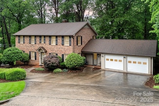 104 Linden St, Morganton, NC 28655