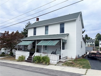 226 E Loyalhanna St, Ligonier, PA 15658