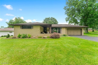 7596 Connelly Rd, Masury, OH 44438
