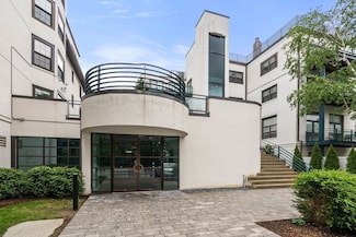 227 Summit Ave Unit W207, Brookline, MA 02446