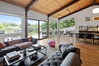 2 Neighbor Ln, Truro, MA 2666