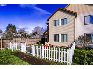 827 Village Place, Dayton, OR 97114