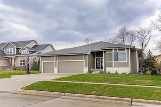 3916 163rd St, Urbandale, IA 50323