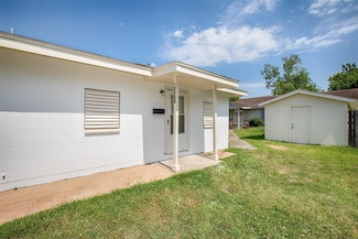 2020 Rosalee St, La Marque, TX 77568