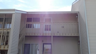 34 Coventry Ln Unit 2, Muscatine, IA 52761