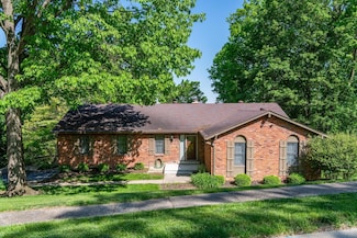 5562 Red Oak Dr, Fairfield, OH 45014