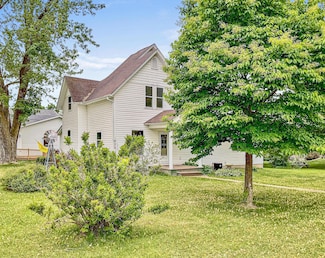 231 S Woodworth St, Elmwood, WI 54740