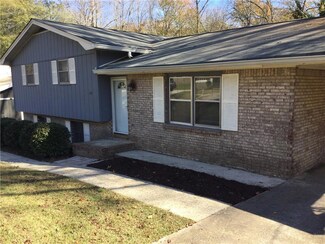 2787 Heritage Ln, Morrow, GA 30260