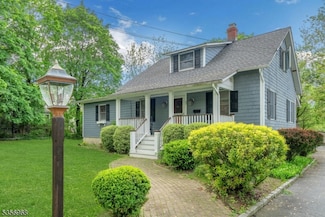 42 Mountain Ave, Mendham, NJ 07945